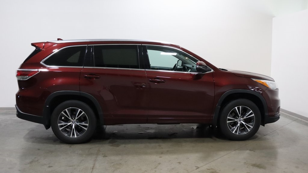 2016 Toyota Highlander XLE V6 8