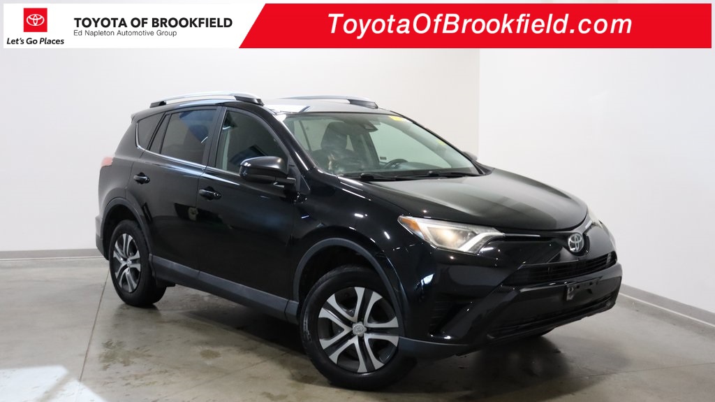 2017 Toyota RAV4 LE 1