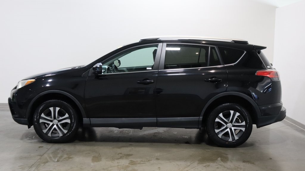 2017 Toyota RAV4 LE 4