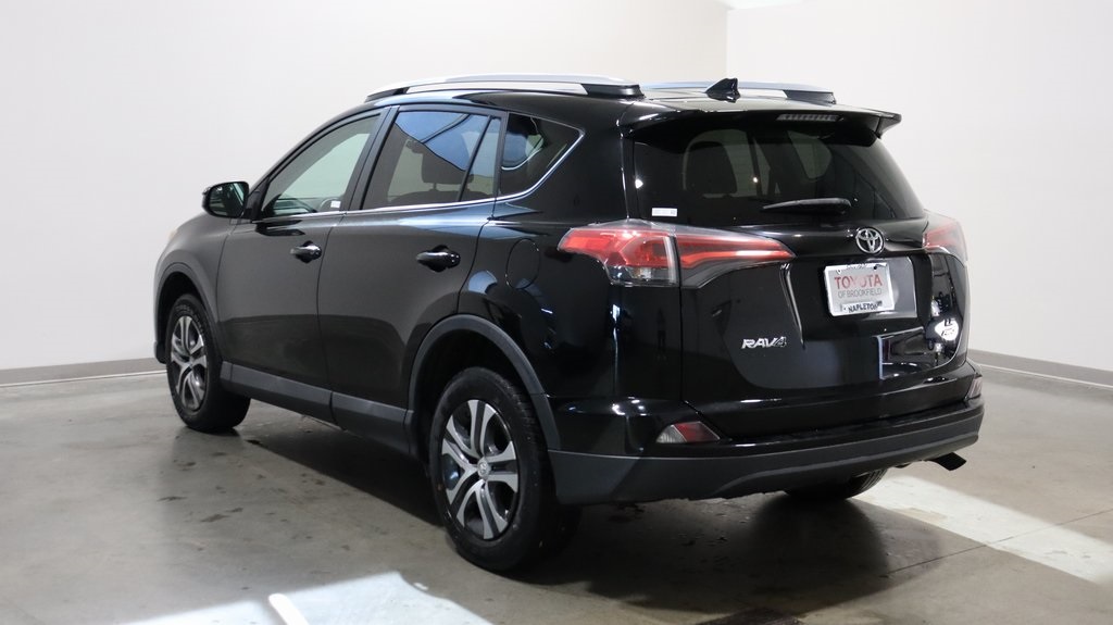 2017 Toyota RAV4 LE 5