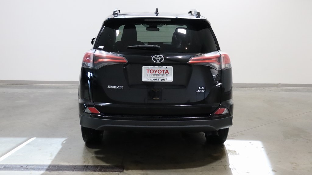 2017 Toyota RAV4 LE 6