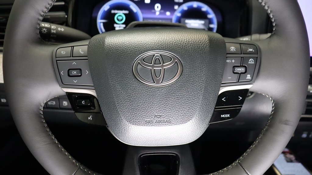 2025 Toyota Camry XLE 12