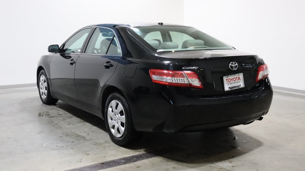 2011 Toyota Camry LE 5