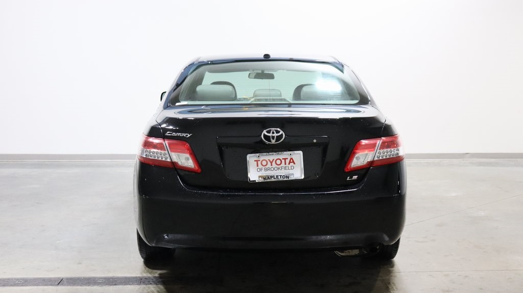 2011 Toyota Camry LE 6