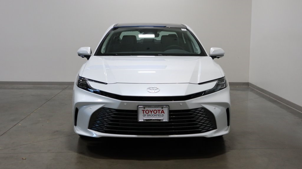 2025 Toyota Camry XLE 2