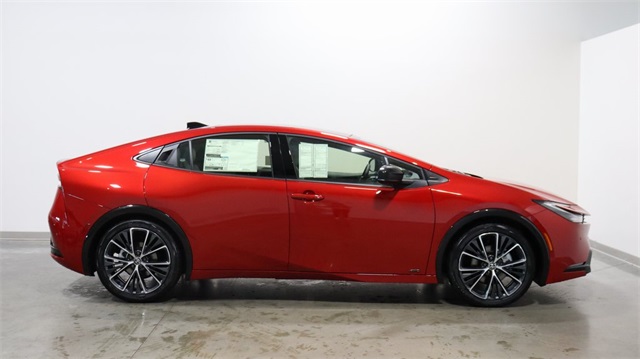 2024 Toyota Prius XLE 8