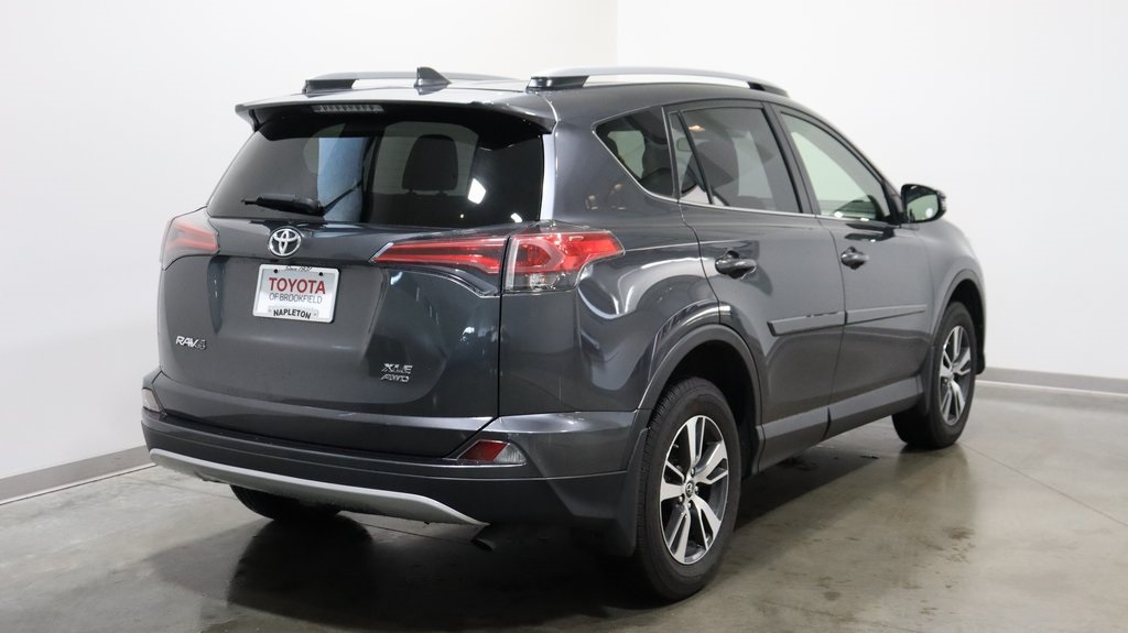 2018 Toyota RAV4 XLE 7