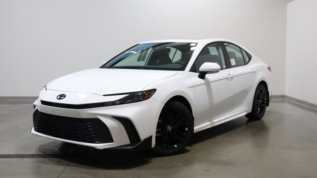 2025 Toyota Camry SE 3