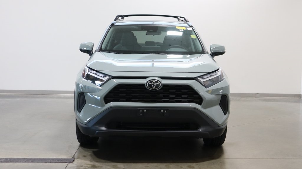 2022 Toyota RAV4 XLE 2