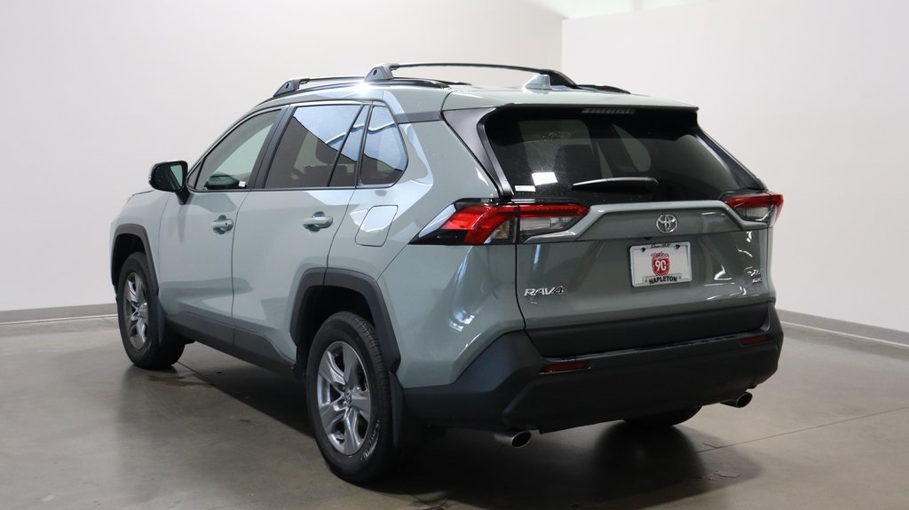 2022 Toyota RAV4 XLE 5