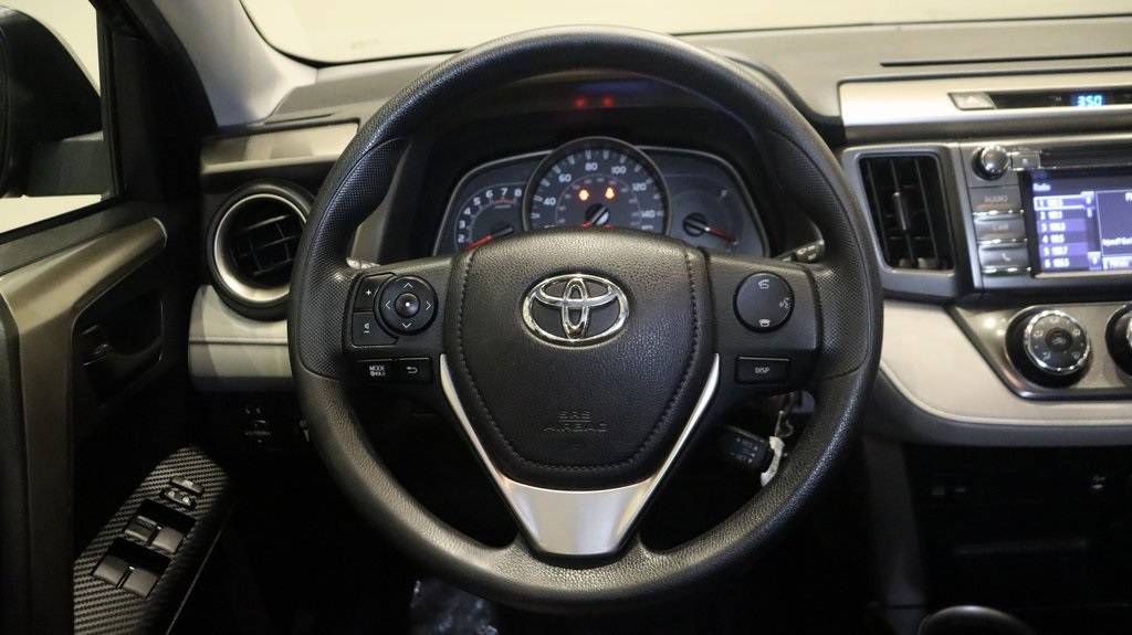 2015 Toyota RAV4 LE 9