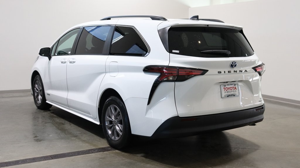 2021 Toyota Sienna LE 5