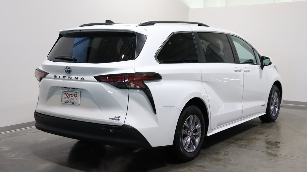 2021 Toyota Sienna LE 7