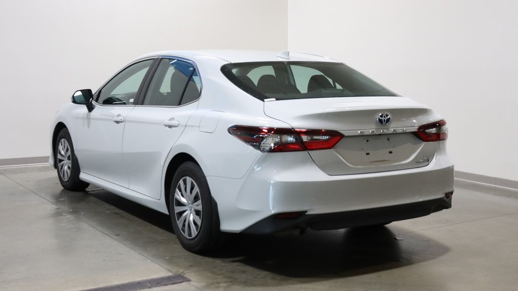 2022 Toyota Camry Hybrid LE 5