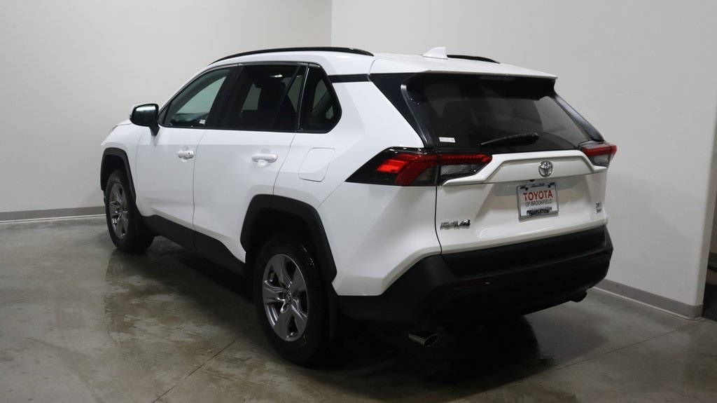 2022 Toyota RAV4 XLE 5