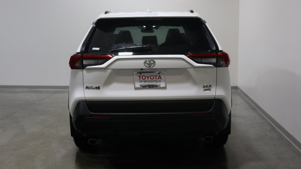 2022 Toyota RAV4 XLE 6