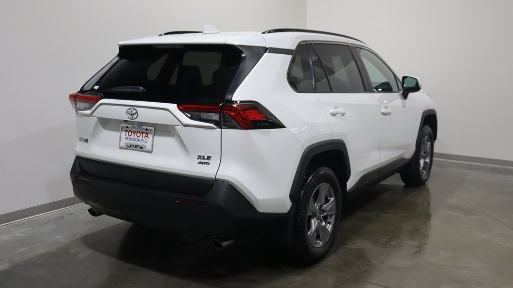 2022 Toyota RAV4 XLE 7