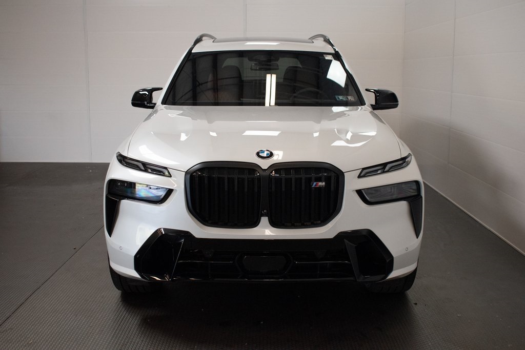 2025 BMW X7 M60i 2