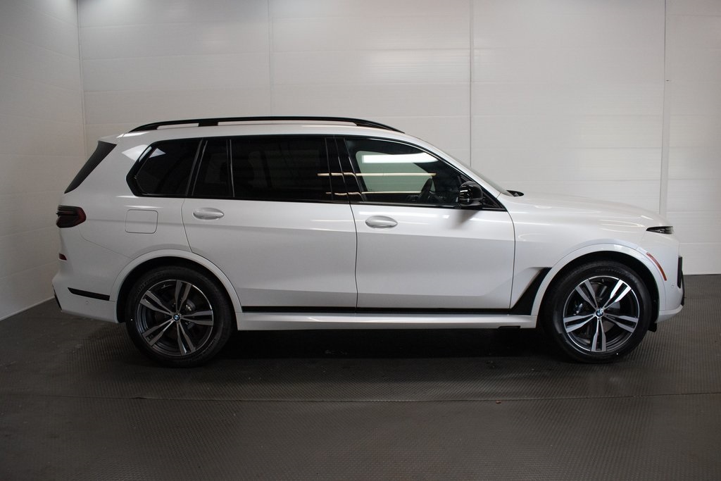 2025 BMW X7 M60i 3