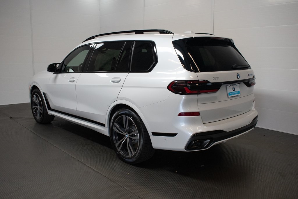 2025 BMW X7 M60i 6