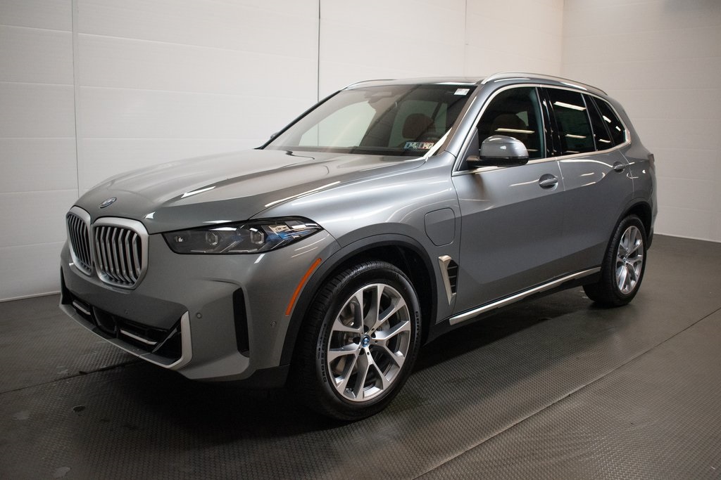 2025 BMW X5 xDrive50e 8