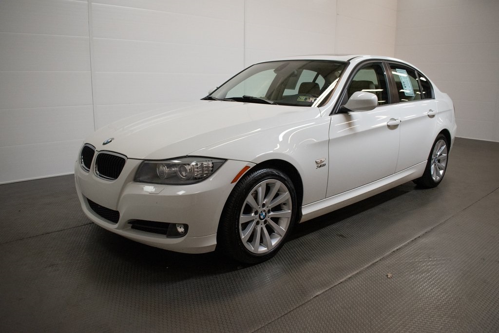 2011 BMW 3 Series 328i xDrive 8