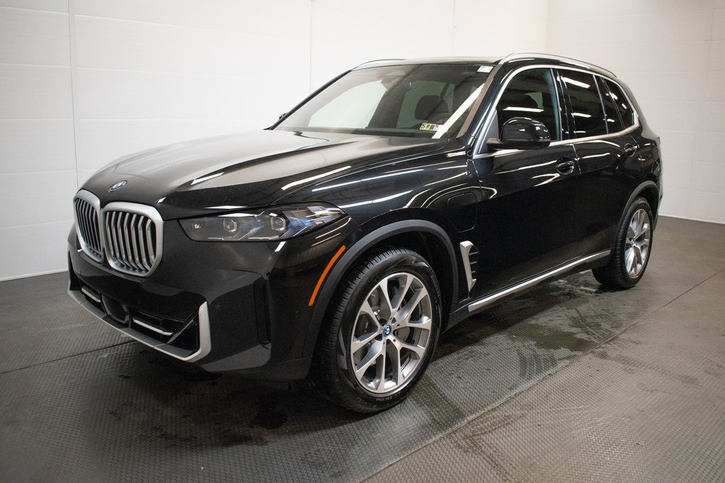 2025 BMW X5 xDrive50e 8