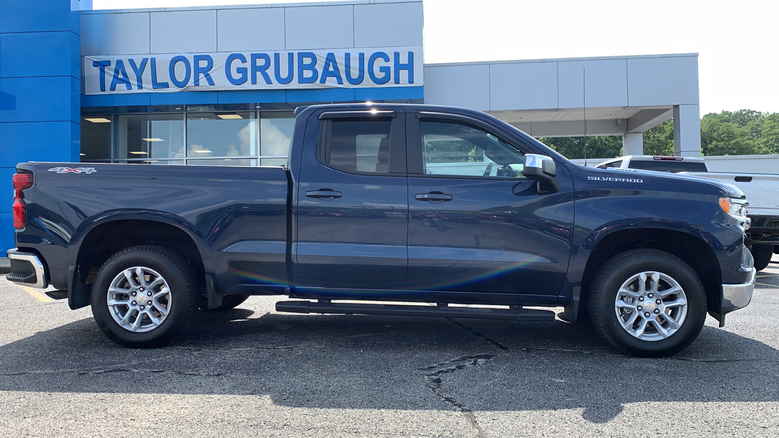 2023 Chevrolet Silverado 1500 LT 12