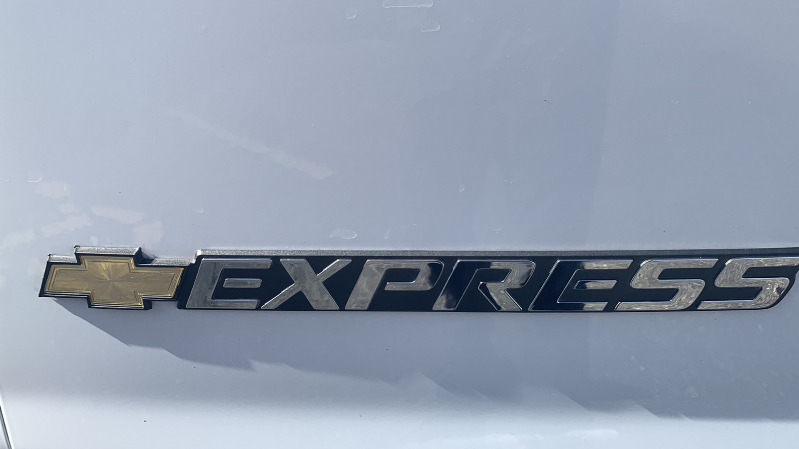 2023 Chevrolet Express 3500 LS 8