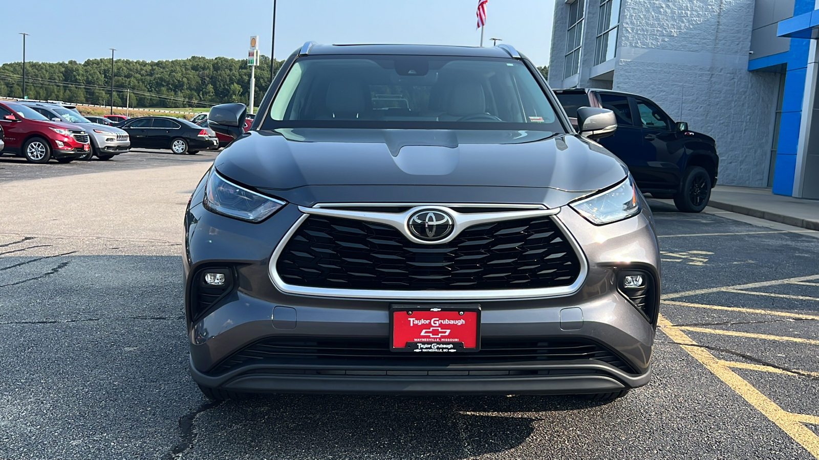 2021 Toyota Highlander XLE 2