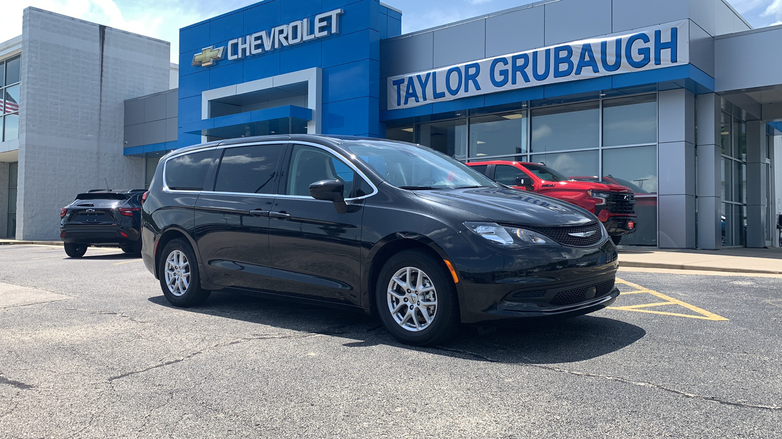 2023 Chrysler Voyager LX 1