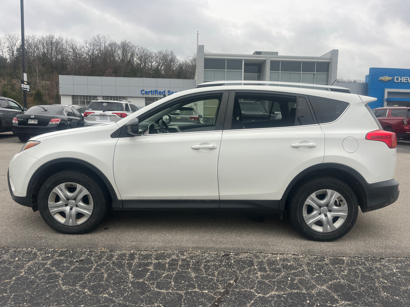 2014 Toyota RAV4 LE 4