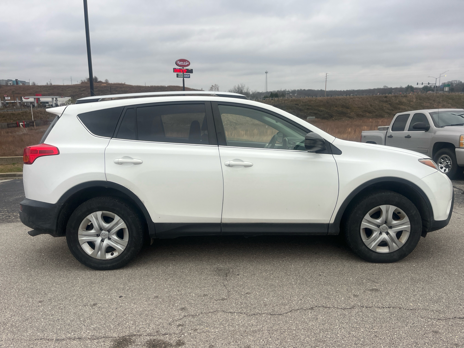 2014 Toyota RAV4 LE 8