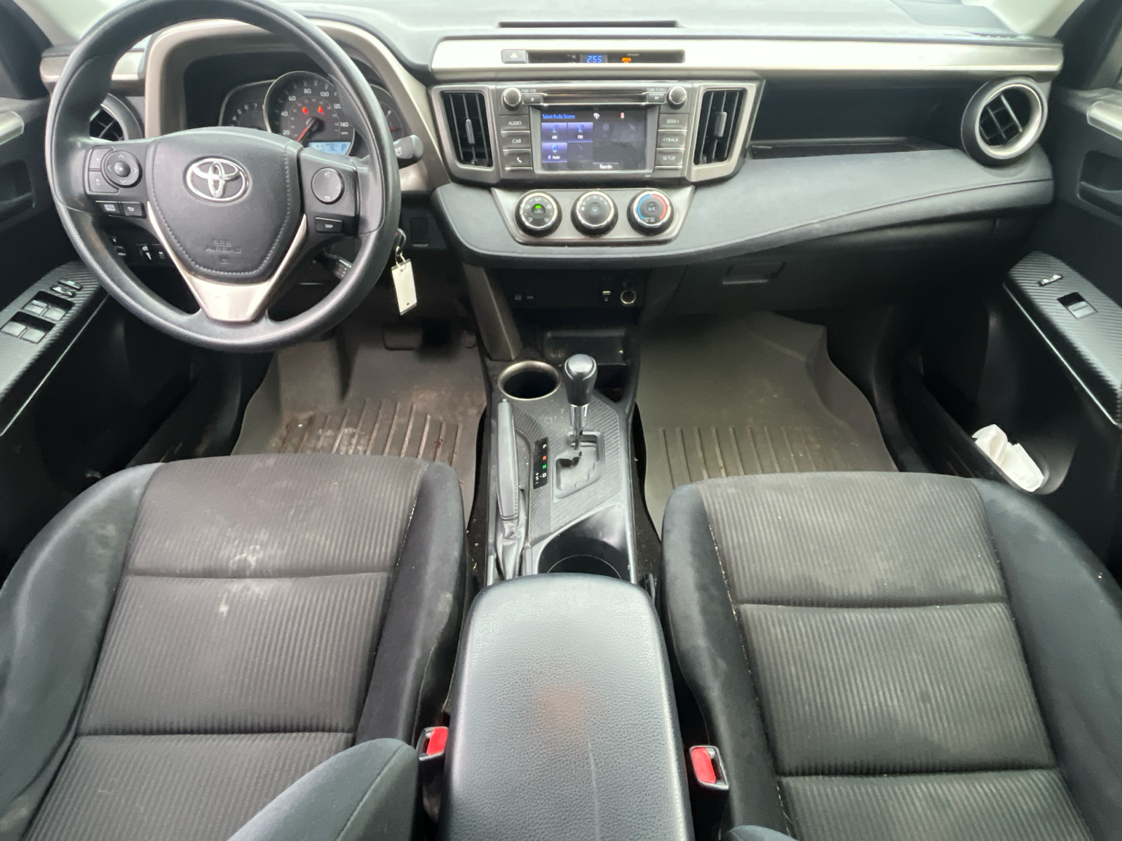 2014 Toyota RAV4 LE 10