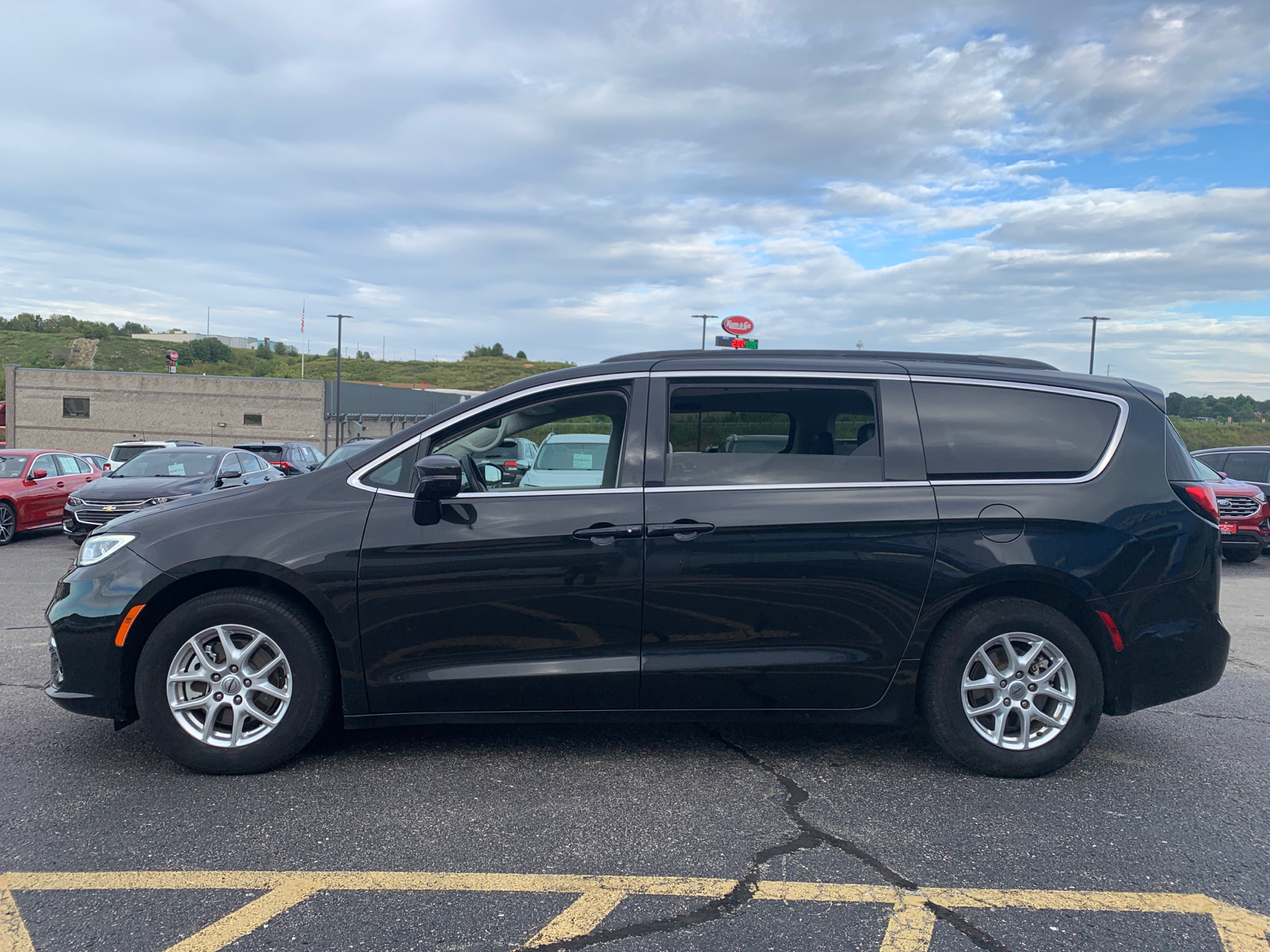 2022 Chrysler Pacifica Touring L 5