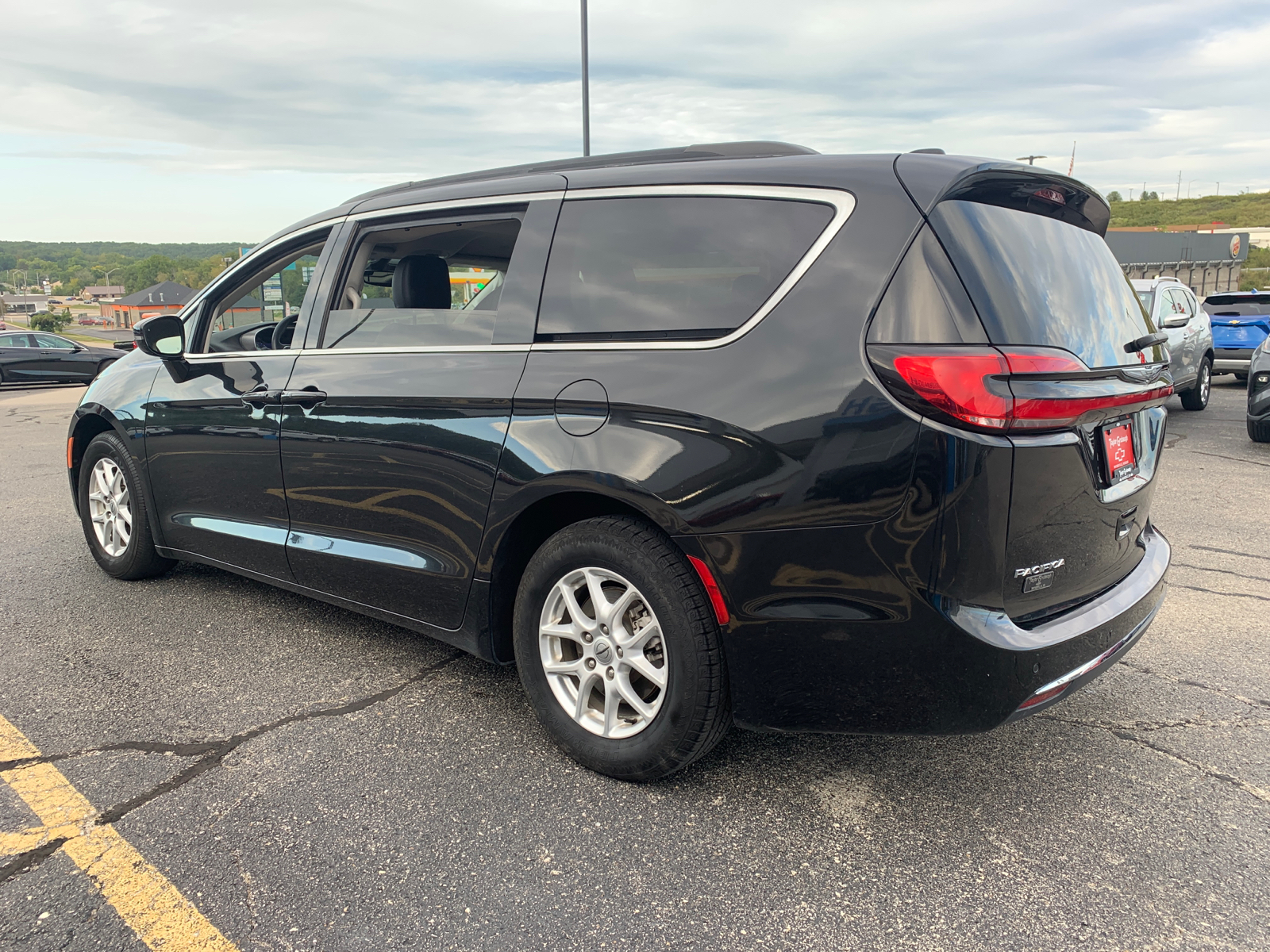 2022 Chrysler Pacifica Touring L 6