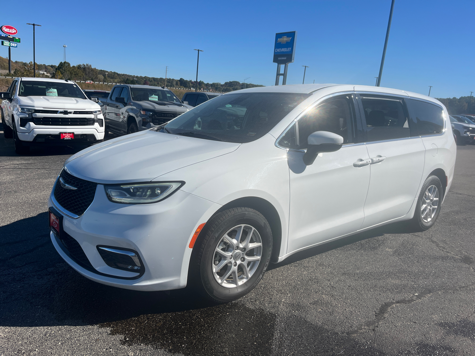 2023 Chrysler Pacifica Touring L 3