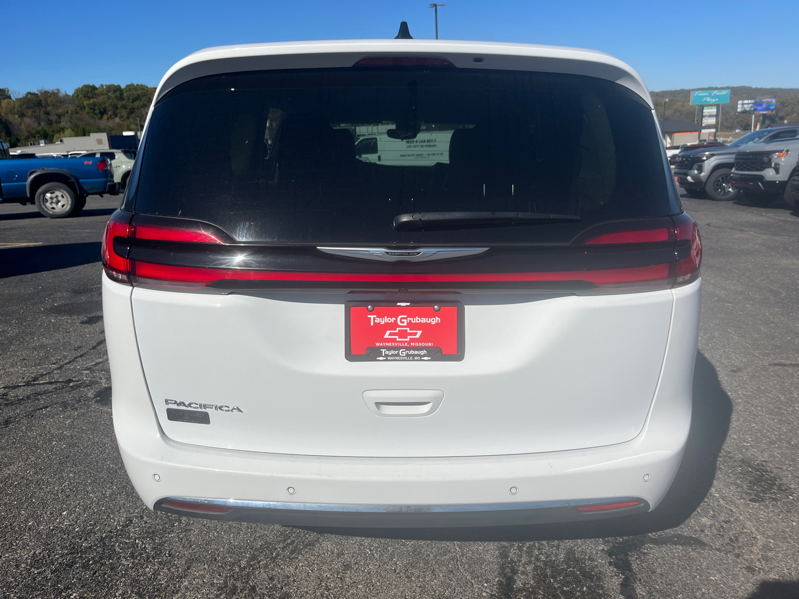 2023 Chrysler Pacifica Touring L 7