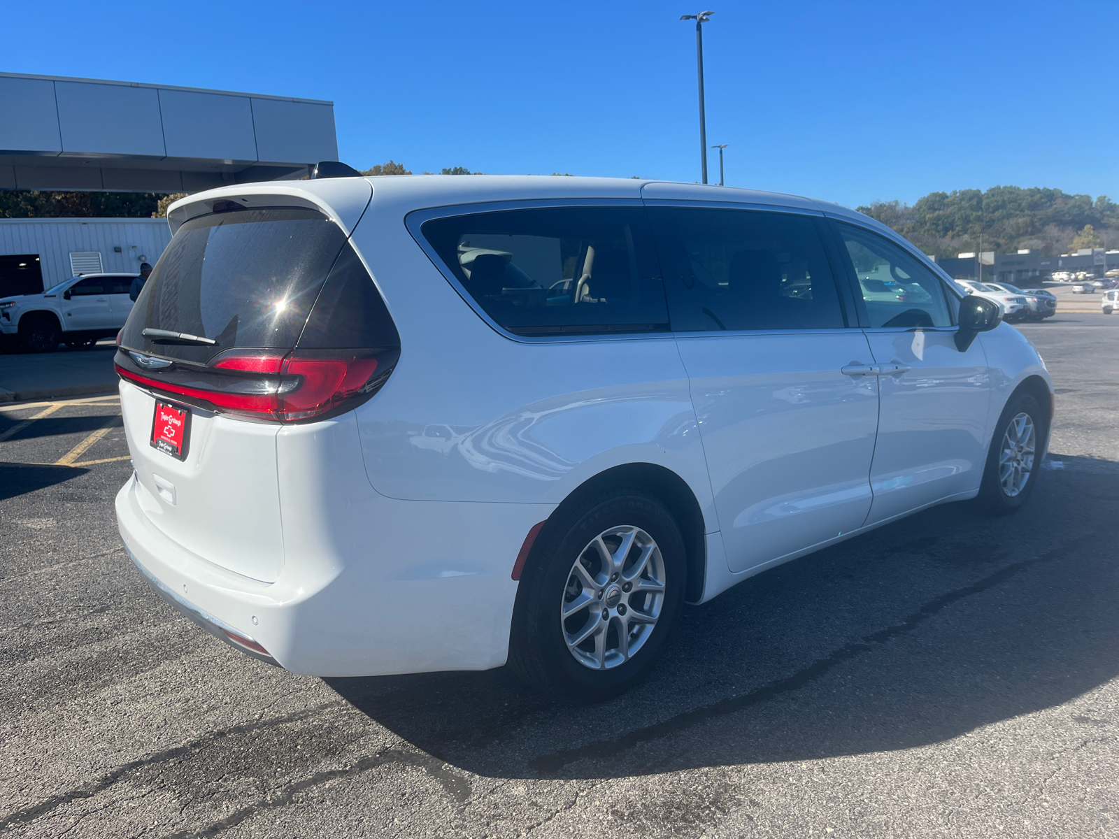 2023 Chrysler Pacifica Touring L 11