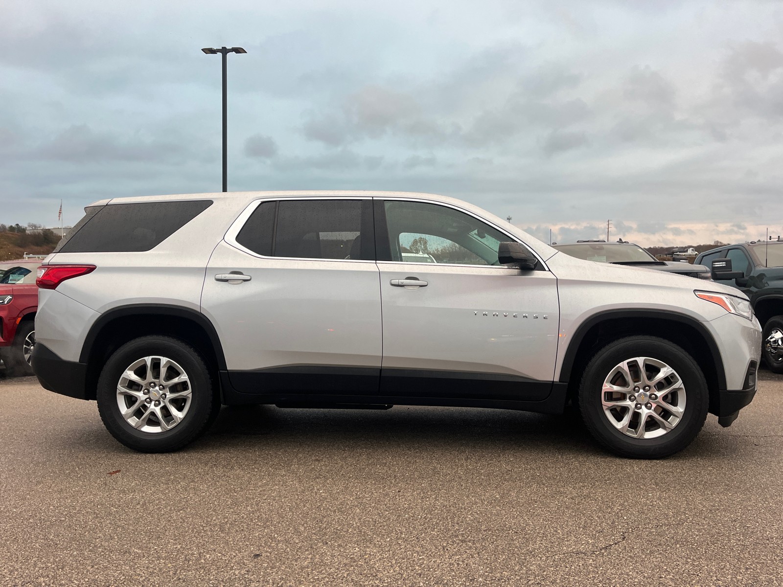 2020 Chevrolet Traverse LS 7