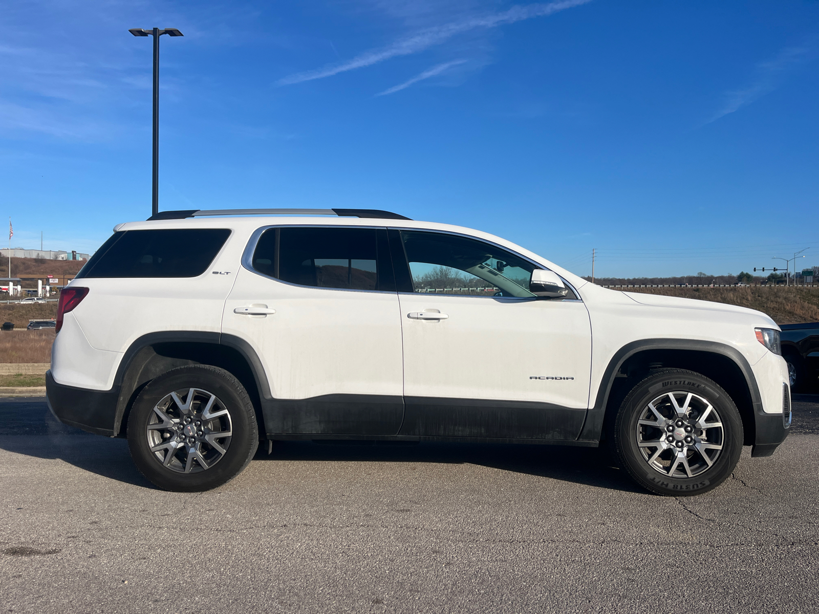 2023 GMC Acadia SLT 8