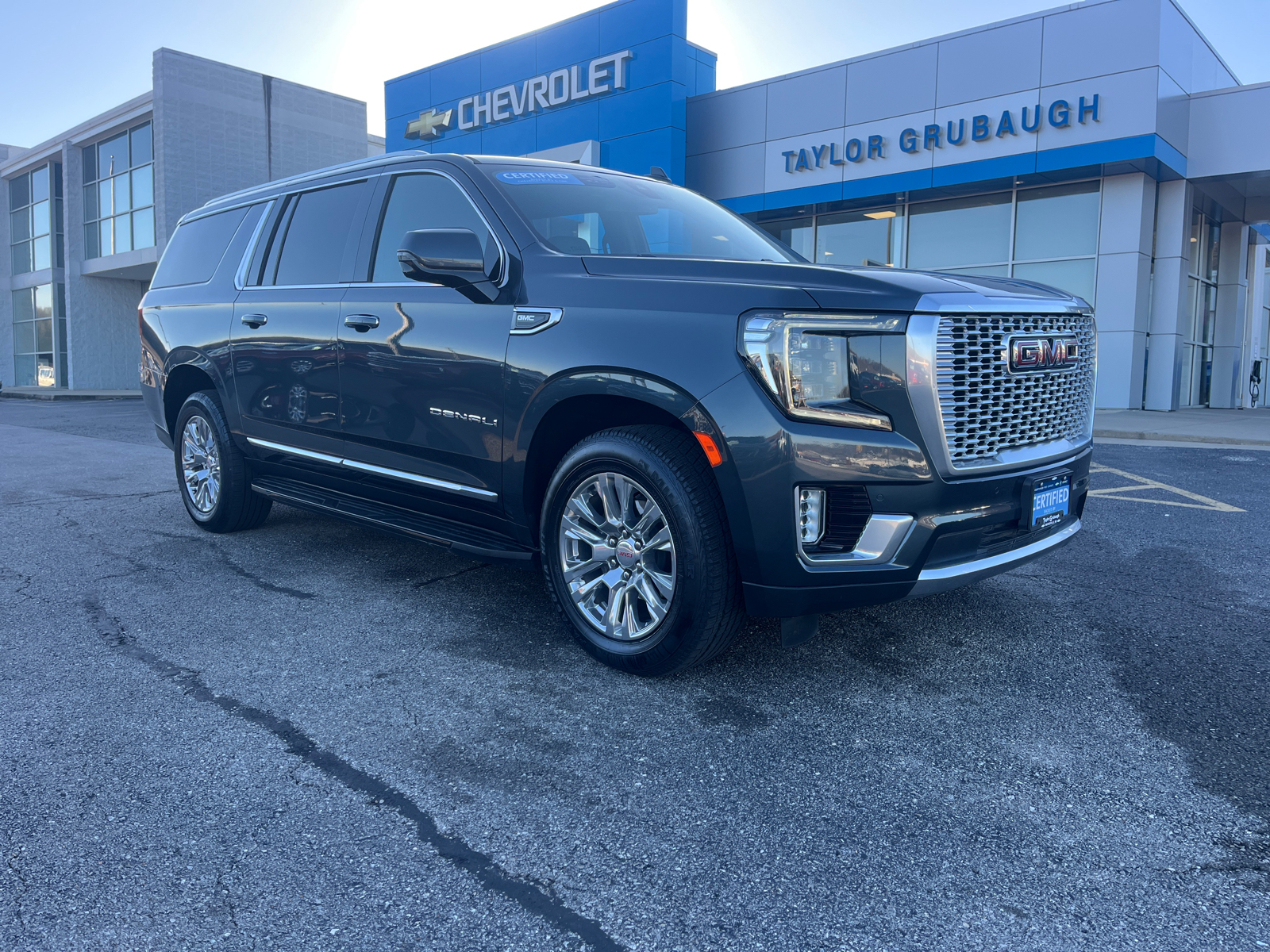 2021 GMC Yukon XL Denali 1