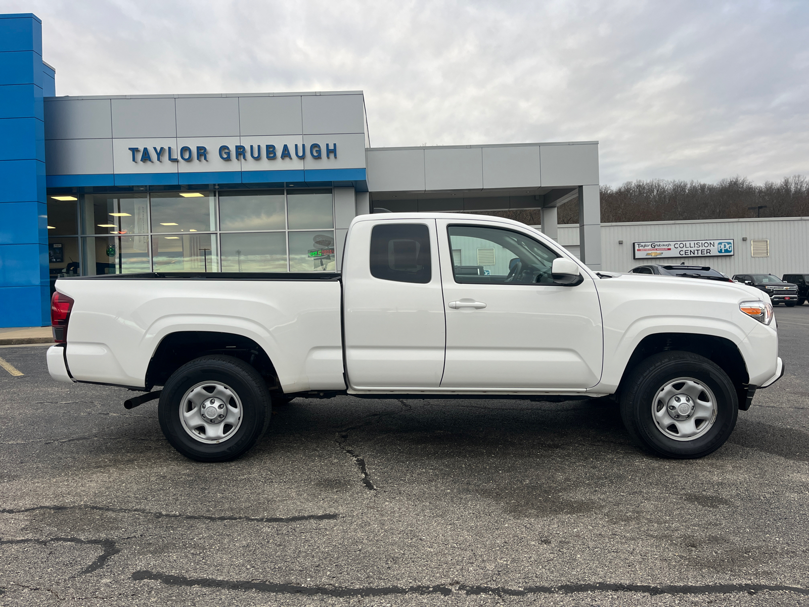 2022 Toyota Tacoma SR 11