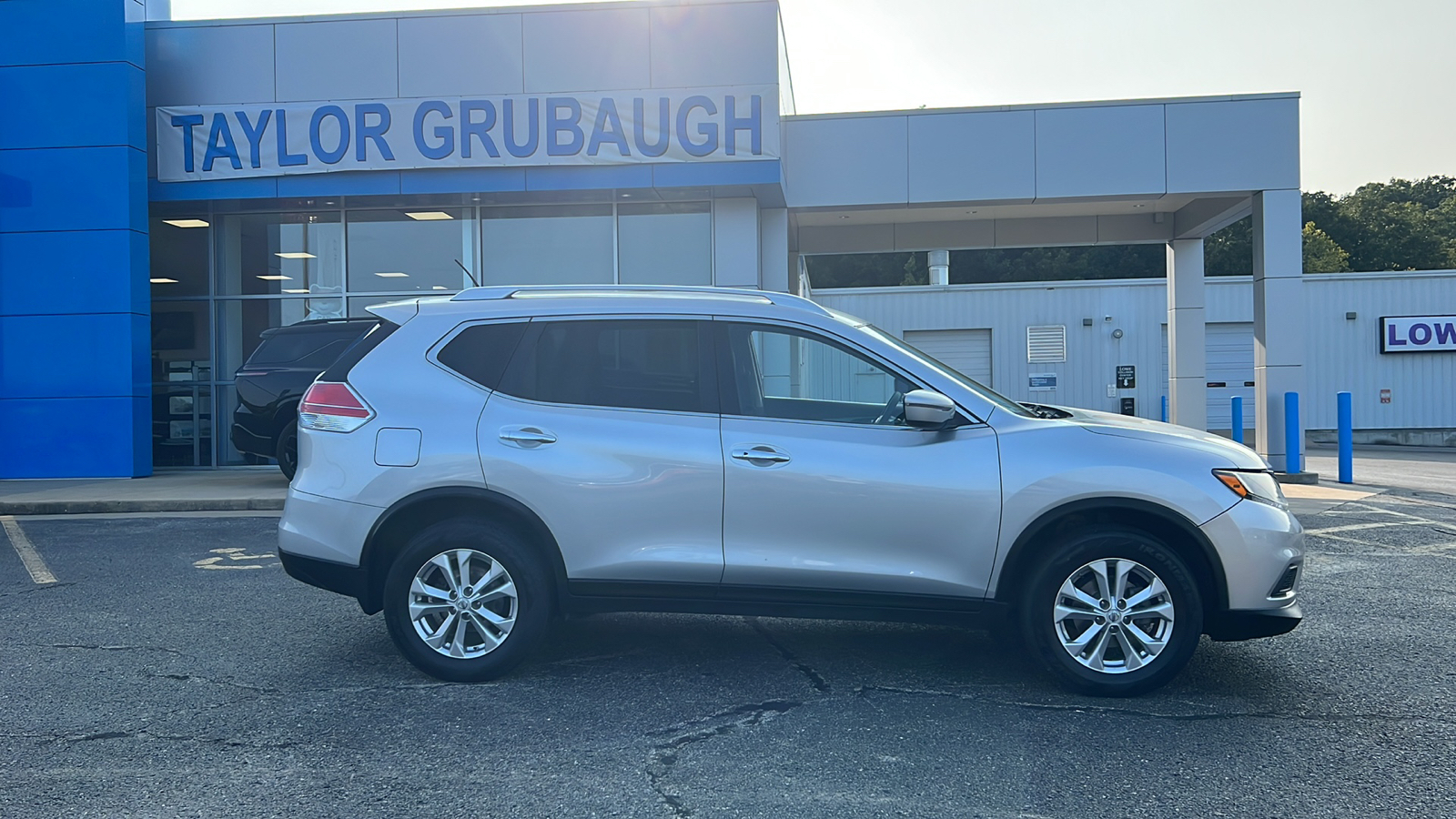 2016 Nissan Rogue SV 14