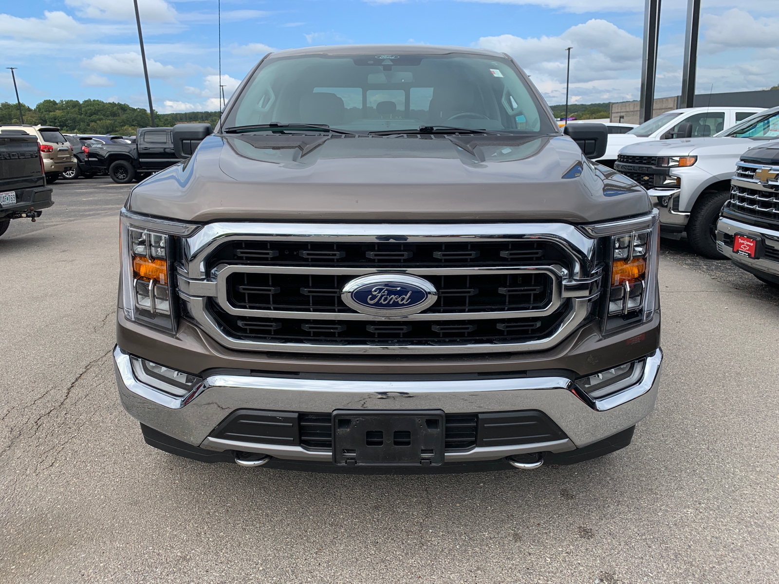 2021 Ford F-150 XLT 2