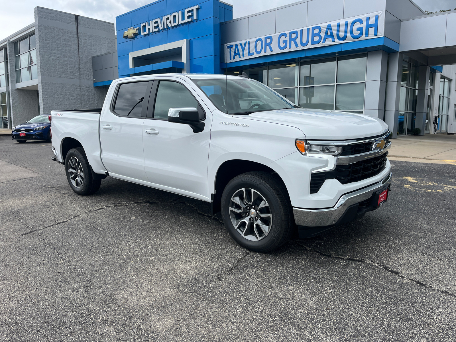 2024 Chevrolet Silverado 1500 LT 1