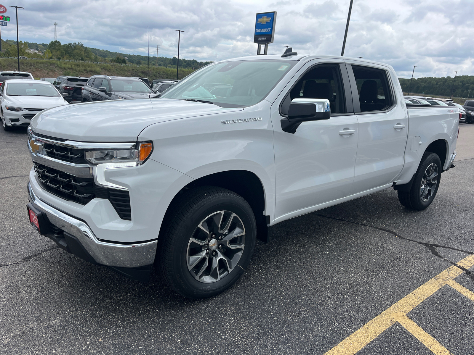 2024 Chevrolet Silverado 1500 LT 3