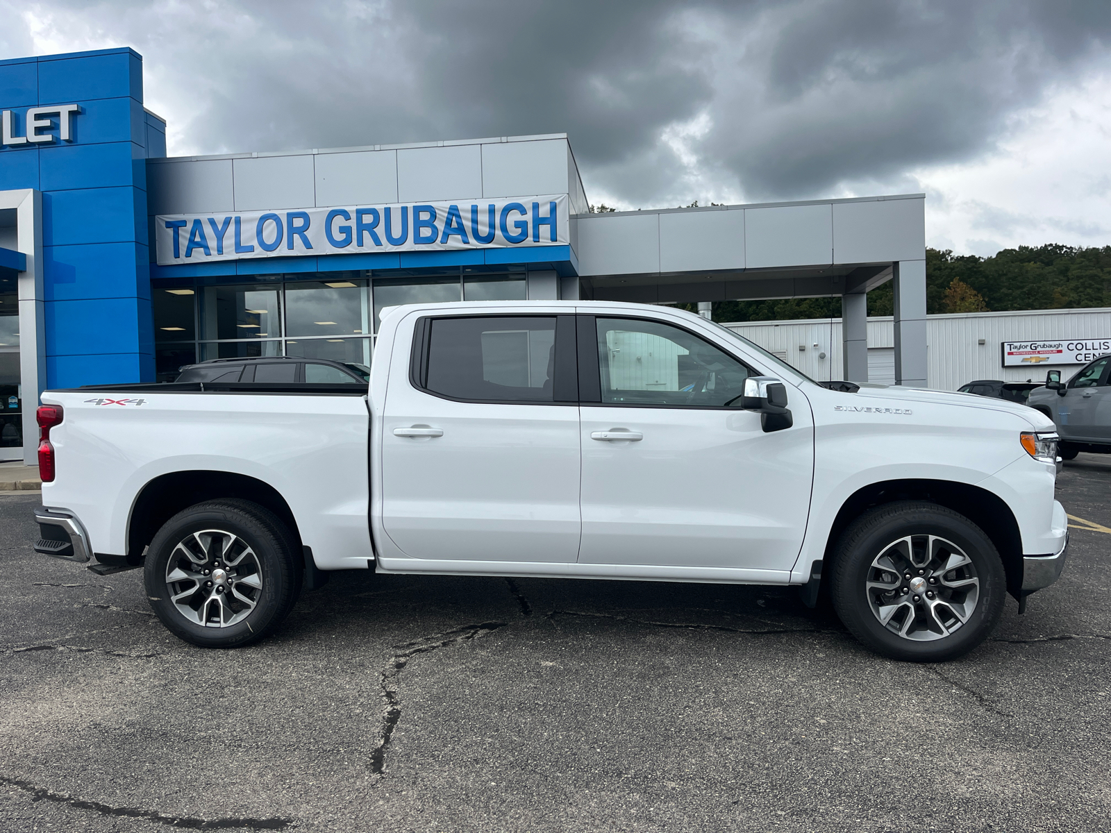 2024 Chevrolet Silverado 1500 LT 12