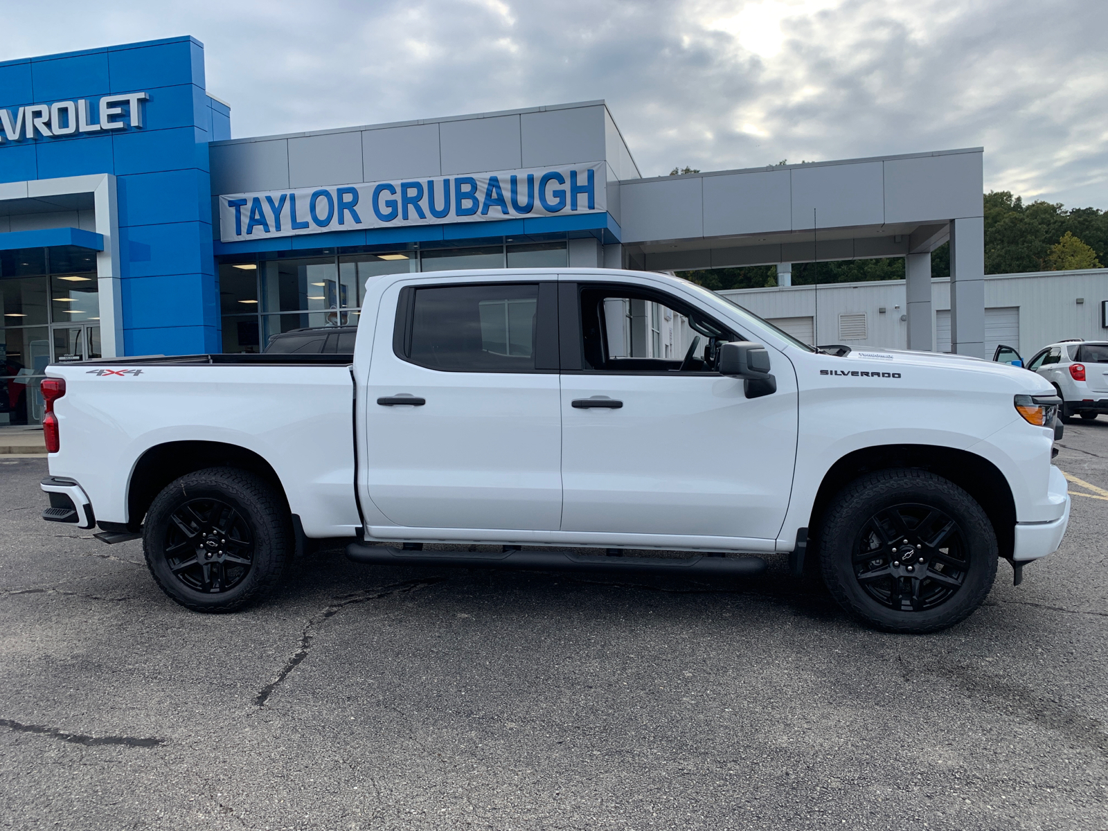 2024 Chevrolet Silverado 1500 Custom 13