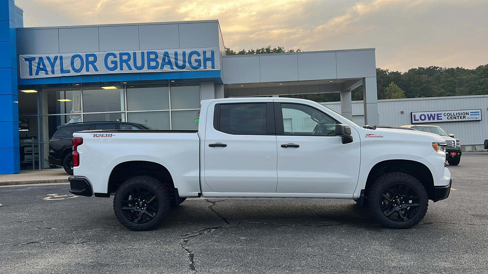 2024 Chevrolet Silverado 1500 LT Trail Boss 17